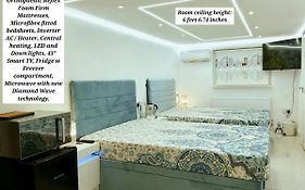 Air Conditioned Modern Double Bed Room With Private Attached Bathroom - Free Parking - Near London Heathrow Airport & Southall Broadway